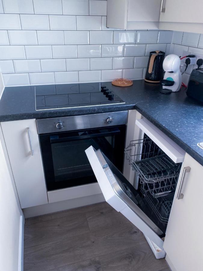 Stylish 1 Bedroom Flat In Wood Green London Exterior photo